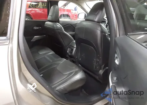 2018 Jeep Cherokee Latitude Plus 4X4 из США, поврежденный, VIN 1C4PJMLX4JD617620